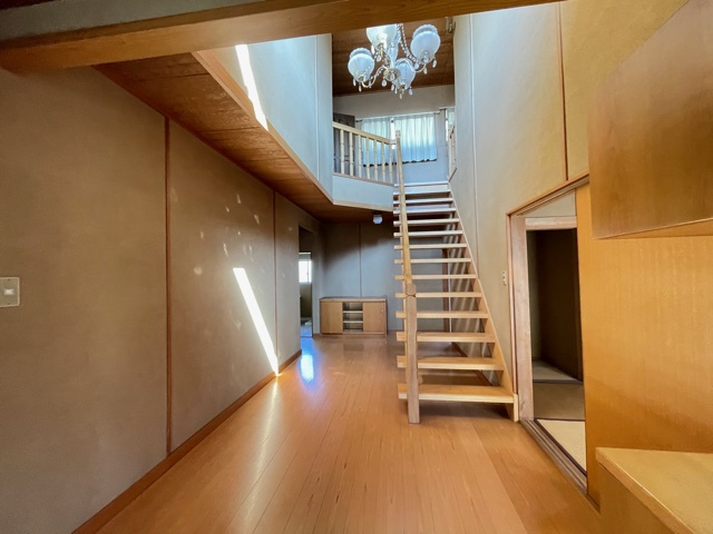 藤岡市藤岡　中古1600の内装