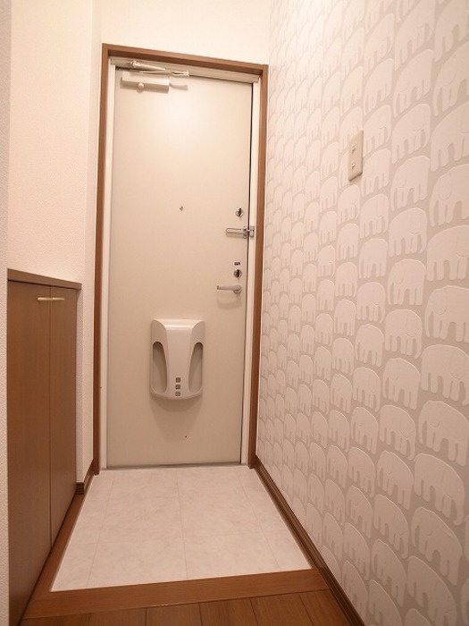 プチグリーンの玄関|同物件別部屋イメージ写真
