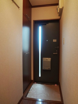 【玄関】 | ホワイトハウスＡ棟 | ※参考写真