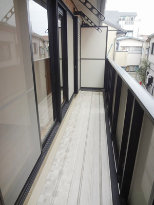 【バルコニー】 | ホワイトハウスＡ棟 | ※参考写真