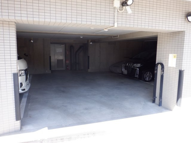 入谷サンハイツの駐車場