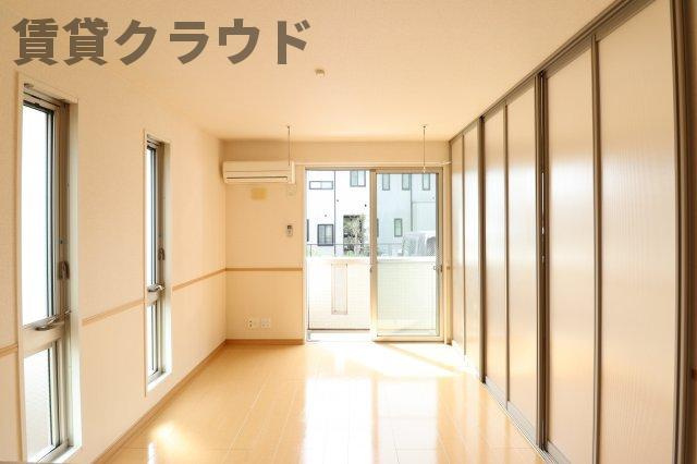 メゾン プレールの居間・リビング|ゆったり過ごせるリビングです