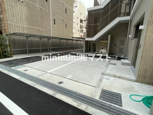 大阪市西区京町堀３丁目の賃貸マンションの駐車場