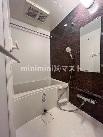 大阪市西区京町堀３丁目の賃貸マンションの浴室|※各階フローリング、建具の色が少し異なります。