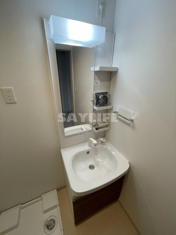 ライトハウス東今里の独立洗面台