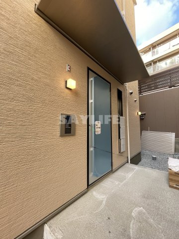 ライトハウス東今里のエントランス