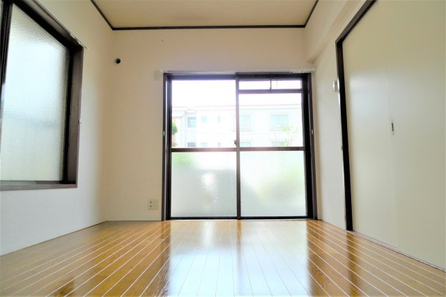 第１仲村マンションの寝室|室内洗濯機置場