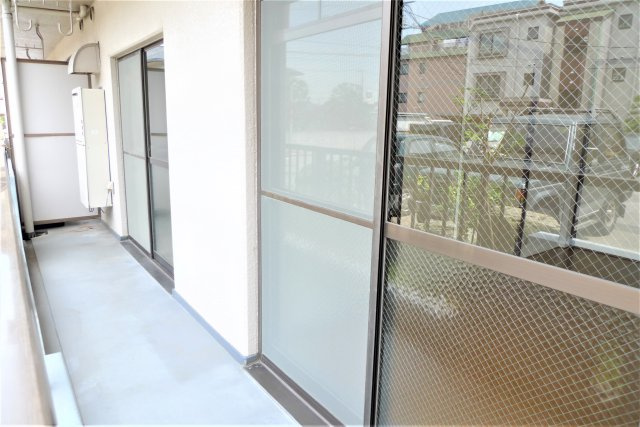 第１仲村マンションのバルコニー|横に広くたくさん干せます