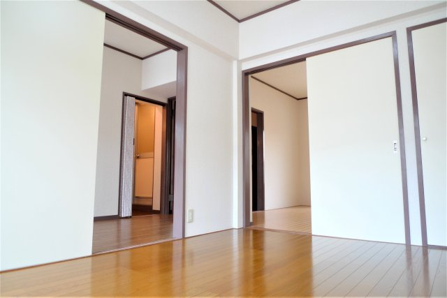 第１仲村マンションの洋室