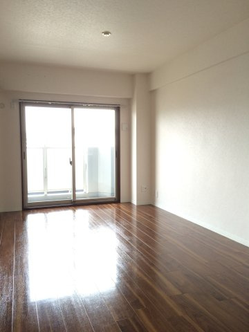 エグゼ神宮前の内装|洋室5帖