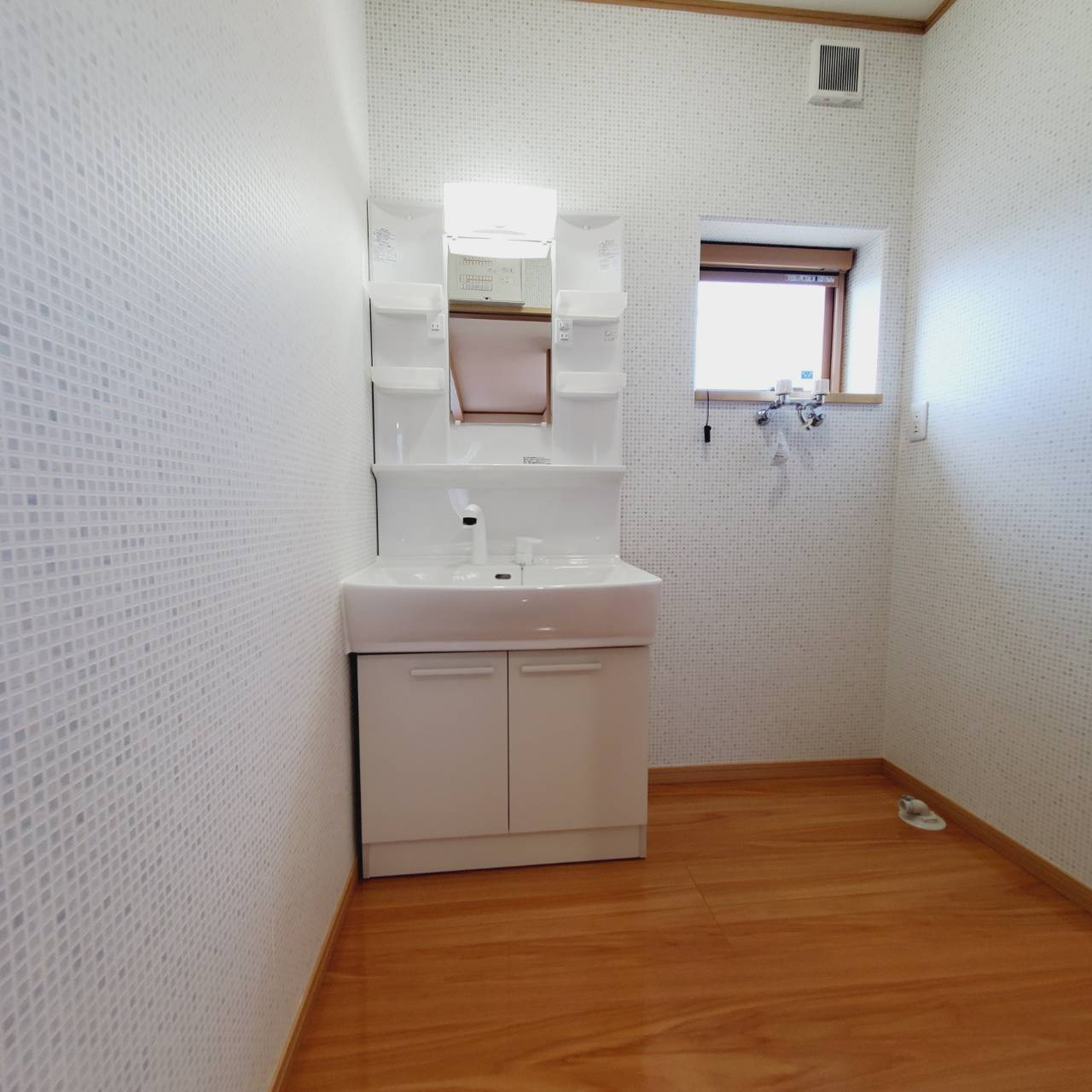 八戸市石堂３丁目の独立洗面台