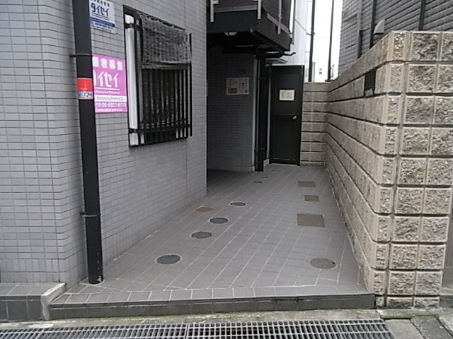 ウィステリア青木のエントランス