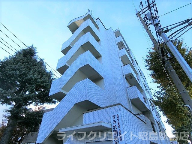 ホワイトウイング昭島の外観