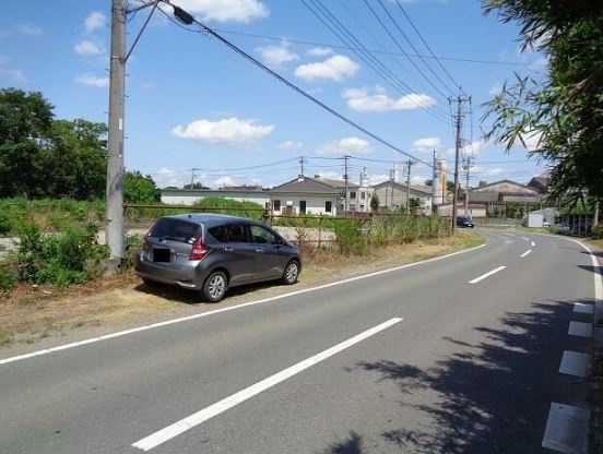 【土地】比企郡鳩山町赤沼建築条件無し売地の前面道路含む現地写真|前面道路含む現地写真です