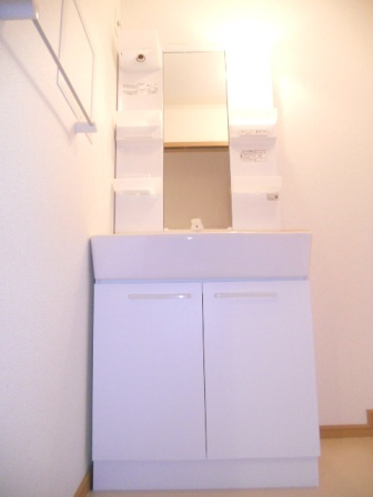 ファミーユⅡの独立洗面台|洗面所