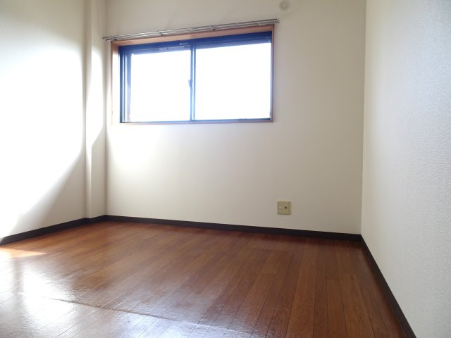 サンリバーの洋室