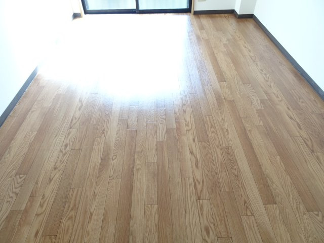 サンリバーの洋室