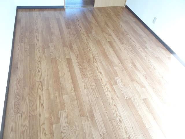 サンリバーの洋室