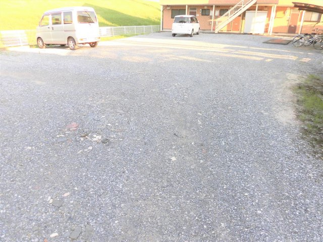 サンリバーの駐車場