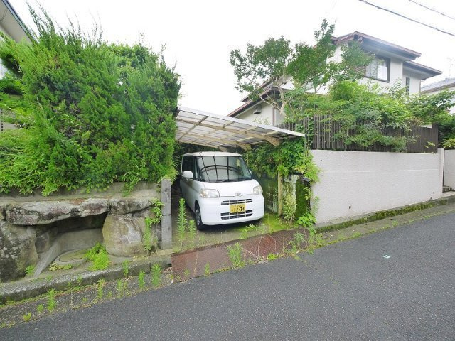 帝塚山南２丁目戸建の駐車場|駐車スペースもあります