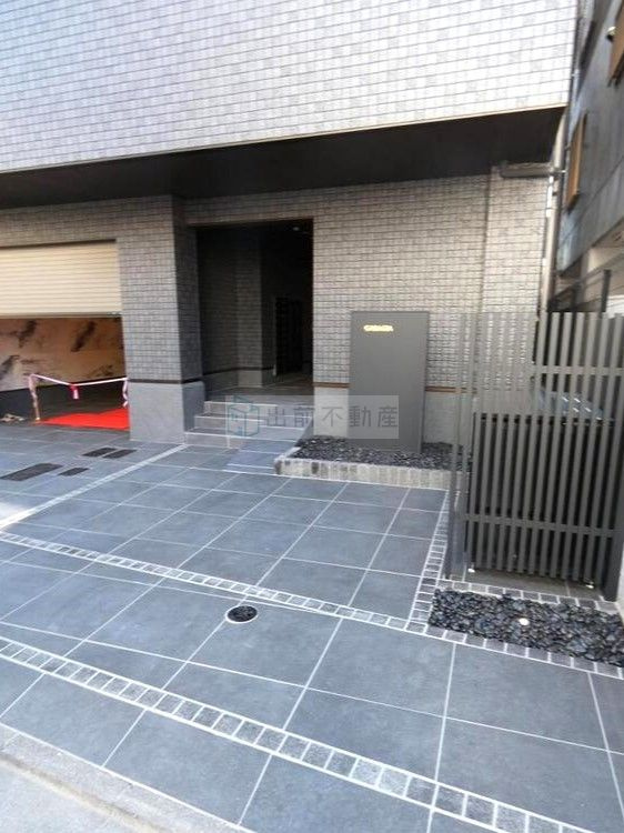 GARAGIAのエントランス