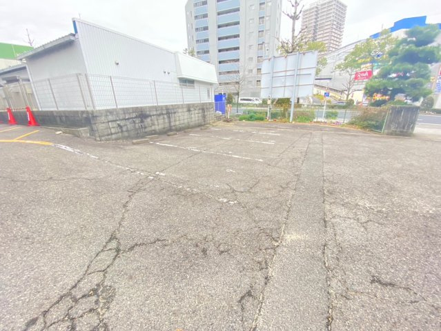 メゾン星ヶ丘の駐車場|メゾン星ヶ丘