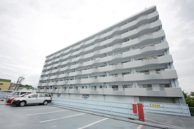 ピボットマンション池下の駐車場