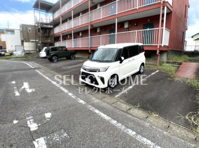 【駐車場】 | コーポラスＮ | 駐車場に車を止められます