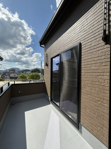広島市安佐南区高取北１丁目の中古一戸建のバルコニー
