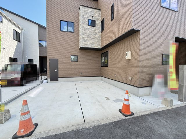 広島市安佐南区高取北１丁目の中古一戸建の駐車場