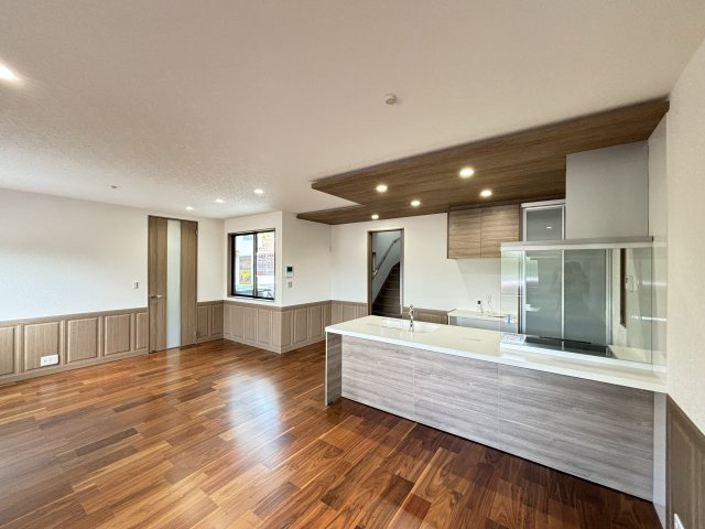 広島市安佐南区高取北１丁目の中古一戸建の居間・リビング