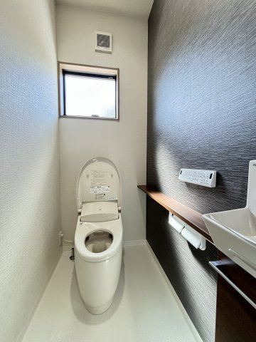 広島市安佐南区高取北１丁目の中古一戸建のトイレ