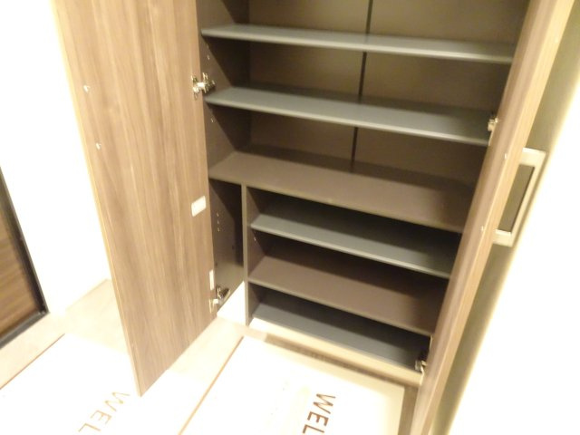 D-room南高橋町WESTの玄関