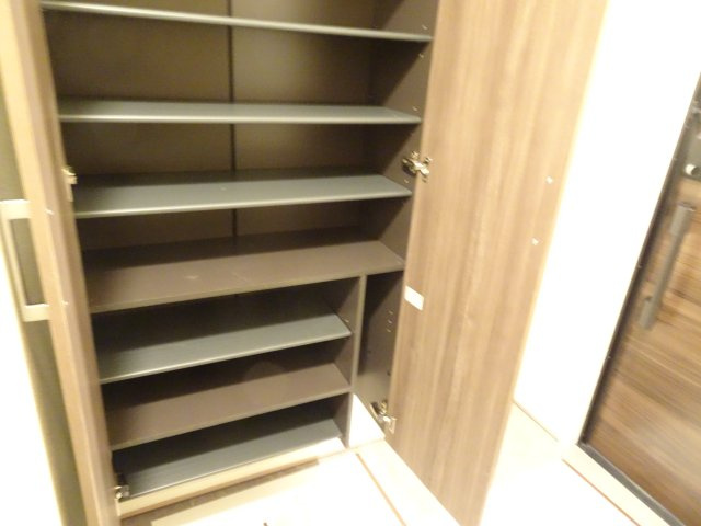 D-room南高橋町WESTの玄関