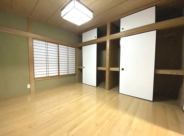 茂原市清水　中古戸建の内装|内装リフォーム済み令和6年2月 平成7年9月築 ２LDK リビング約13.5帖 カーポート1台