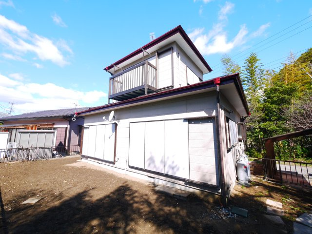 茂原市清水　中古戸建の外観|内装リフォーム済み令和6年2月 平成7年9月築 ２LDK リビング約13.5帖 カーポート1台