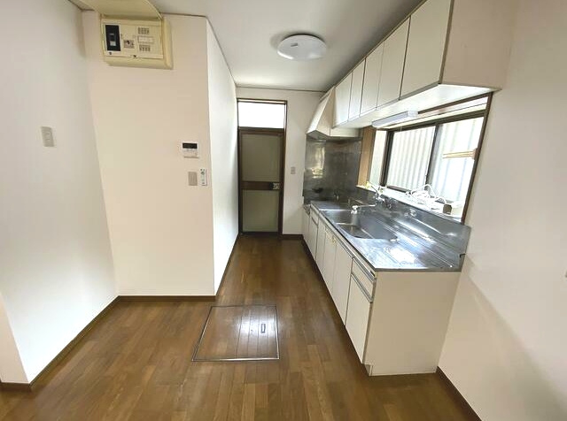 茂原市清水　中古戸建のキッチン|内装リフォーム済み令和6年2月 平成7年9月築 ２LDK リビング約13.5帖 カーポート1台