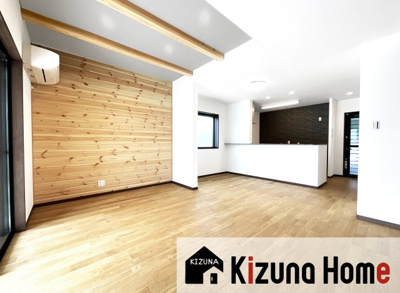 【居間・リビング】 | 伏見区久我本町③号地　12区画　築後未入戸建 | おすすめは『マイクロナノバブル』搭載で家中のお水が快適なこと。アレルギー体質の方にも優しい安心の暮らし（＾◇＾）