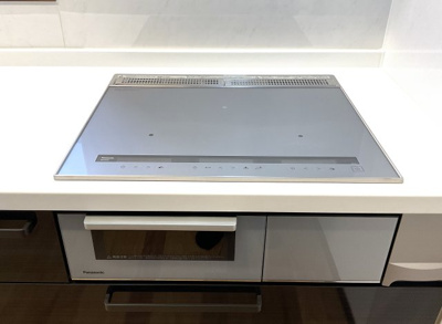 【キッチン】 | 伏見区久我本町③号地　12区画　築後未入戸建 | 【IHコンロ】火の元安心のIHコンロなので、お子様と一緒に料理をしたり、ご年配の方でも安心してお使い頂けます。