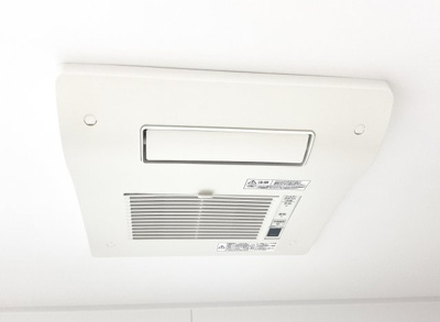 【キッチン】 | 伏見区久我本町③号地　12区画　築後未入戸建 | 【浴室暖房乾燥機】雨の日に乾かなかった洗濯物がその日のうちに乾かせる奥様の強い味方。