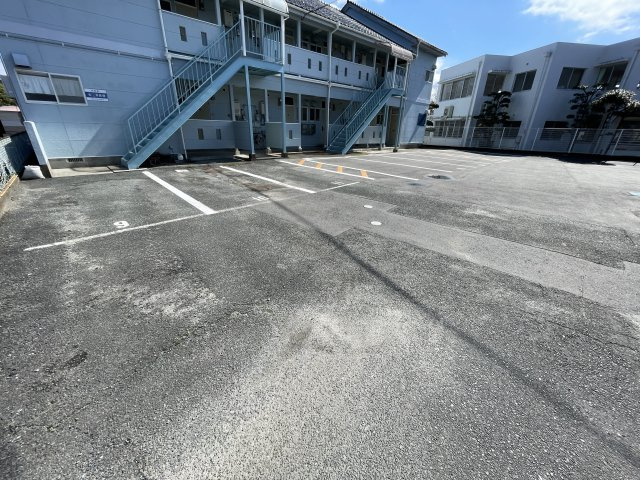 コーポドリームの駐車場