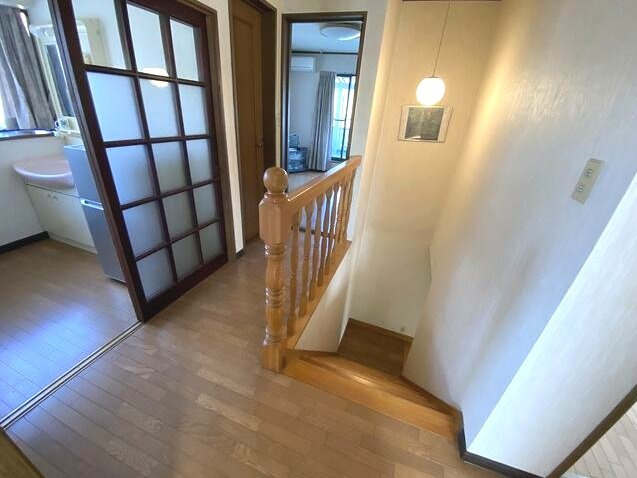 茂原市真名　中古戸建の内装|６LDK 敷地約324坪 別棟平家５DKガレージ+作業所付きワイドバルコニー リビング約16.2帖