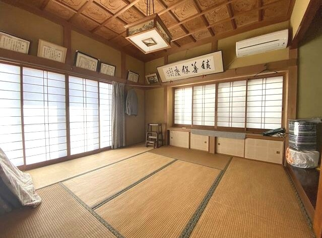 茂原市真名　中古戸建の和室|６LDK 敷地約324坪 別棟平家５DKガレージ+作業所付きワイドバルコニー リビング約16.2帖