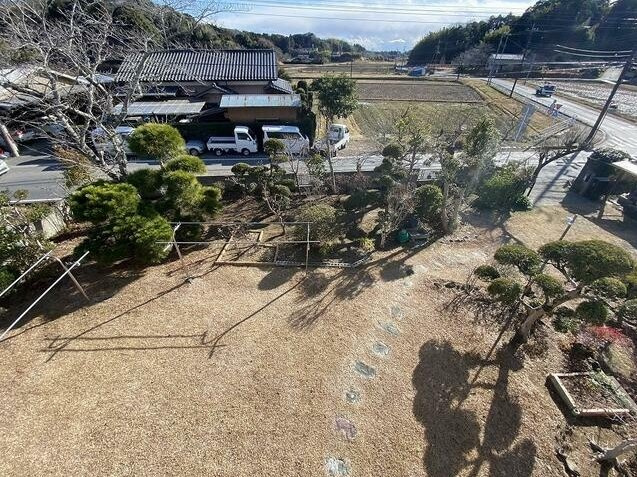 茂原市真名　中古戸建の展望|６LDK 敷地約324坪 別棟平家５DKガレージ+作業所付きワイドバルコニー リビング約16.2帖