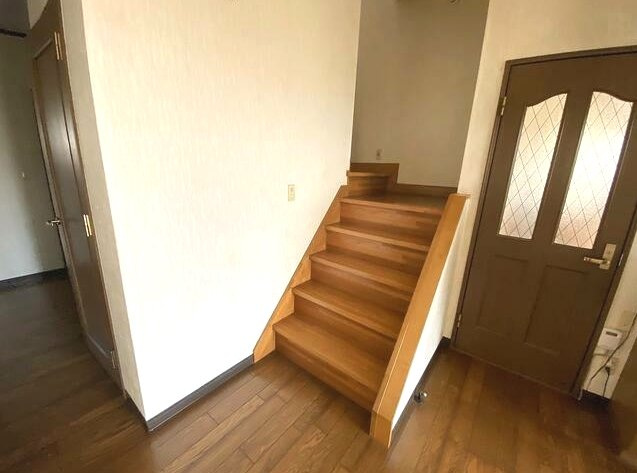 茂原市真名　中古戸建の内装|６LDK 敷地約324坪 別棟平家５DKガレージ+作業所付きワイドバルコニー リビング約16.2帖
