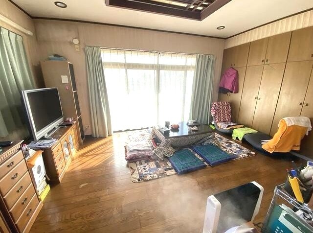 茂原市真名　中古戸建の洋室|６LDK 敷地約324坪 別棟平家５DKガレージ+作業所付きワイドバルコニー リビング約16.2帖