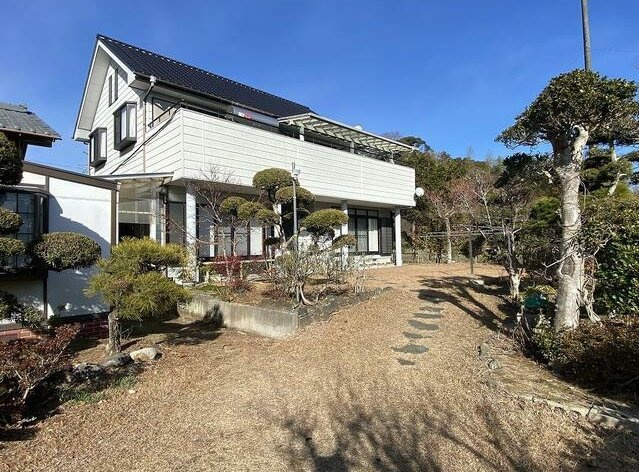 茂原市真名　中古戸建の外観|６LDK 敷地約324坪 別棟平家５DKガレージ+作業所付きワイドバルコニー リビング約16.2帖