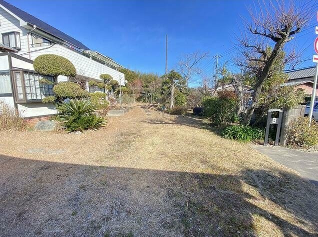 茂原市真名　中古戸建の庭|６LDK 敷地約324坪 別棟平家５DKガレージ+作業所付きワイドバルコニー リビング約16.2帖