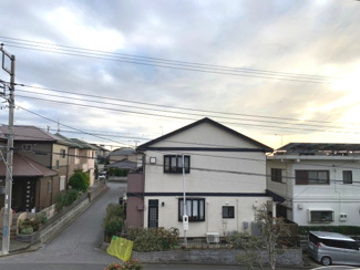 【展望】 | 閑静な住環境です。
畑沢小学校まで徒歩8分♪お子様の通学も、学校の急な集まりも安心の距離♪
徒歩圏内にコンビニやスーパー、病院など生活に欠かせない商業施設が整っているので安心して暮らすことができます。