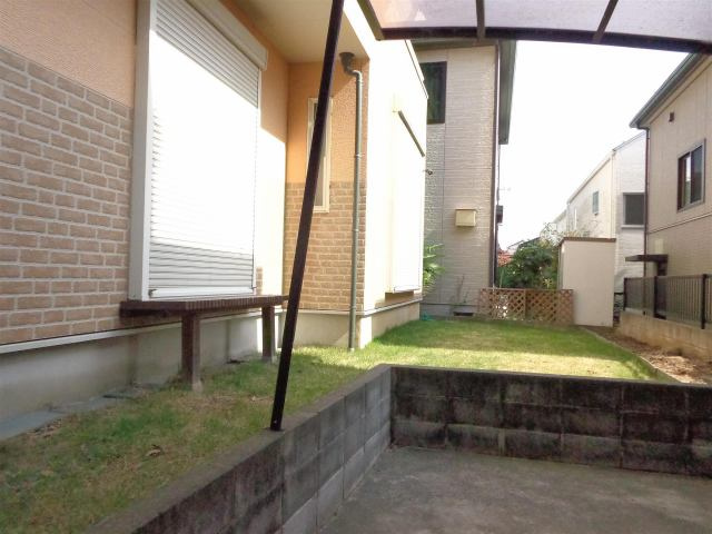 水野貸家の駐車場